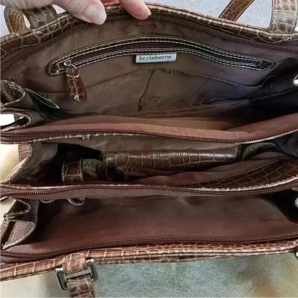 EUC- LIZ CLAIBORNE GATOR EMBOSSED-FAUX
LEATHER-BRIEFCASE/SHOULDER BAG - Picture 6 of 15